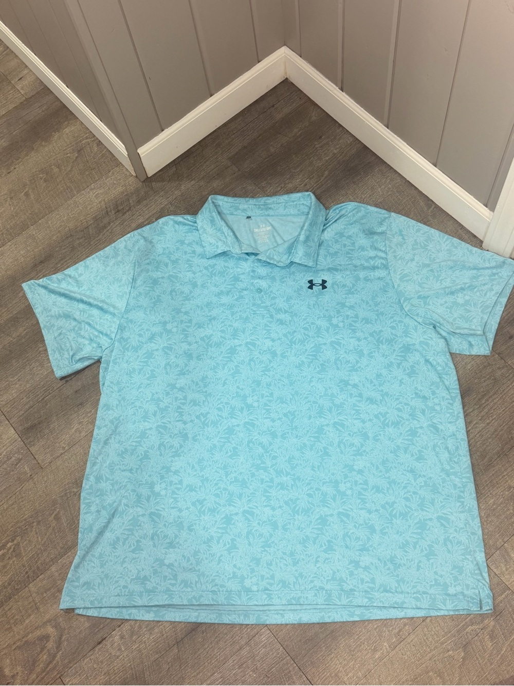 Under Armour Men’s Aqua Polo with Subtle Tropical Print